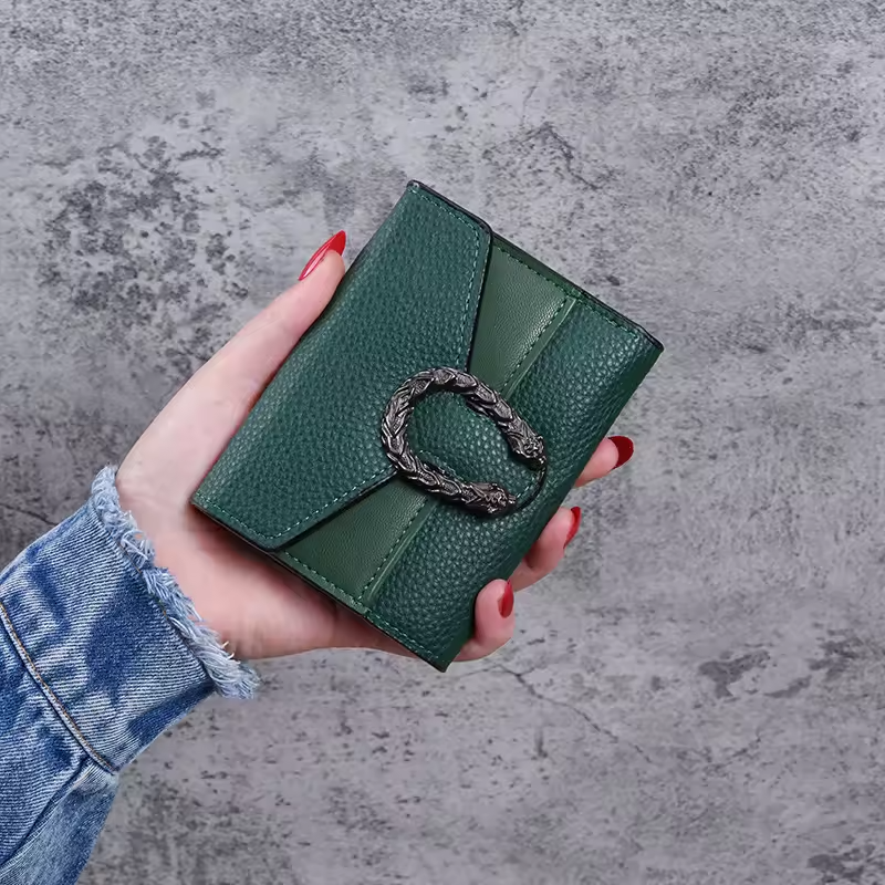 محفظة "كلاسيك" الجلدية المدمجة | Compact Leather Wallet