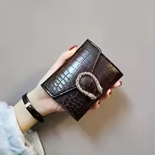 محفظة "كلاسيك" الجلدية المدمجة | Compact Leather Wallet